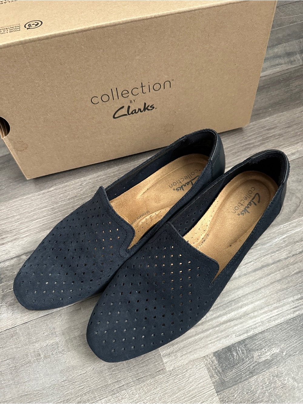 Clarks Navy Suede Leather Perforated Slip-On Loafers Shoes Size 9 Women